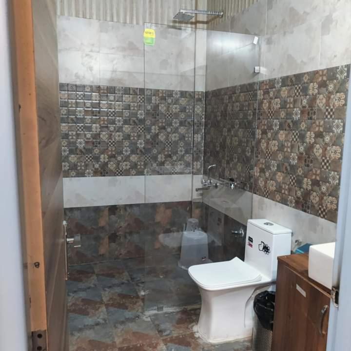 מוקטשוואר Hotel Pearl Residency מראה חיצוני תמונה